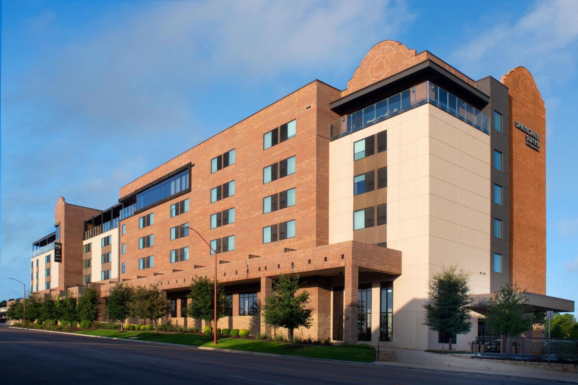 Springhill Suites By Marriott Fort Worth Historic Stockyards Exterior photo